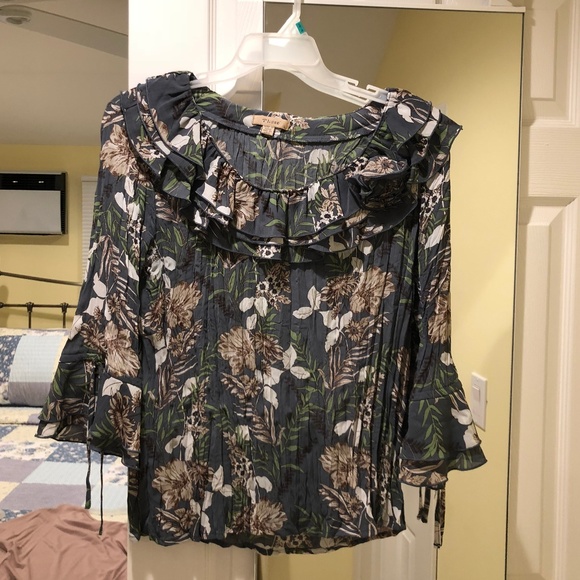 Blouse, size Large - Picture 1 of 2
